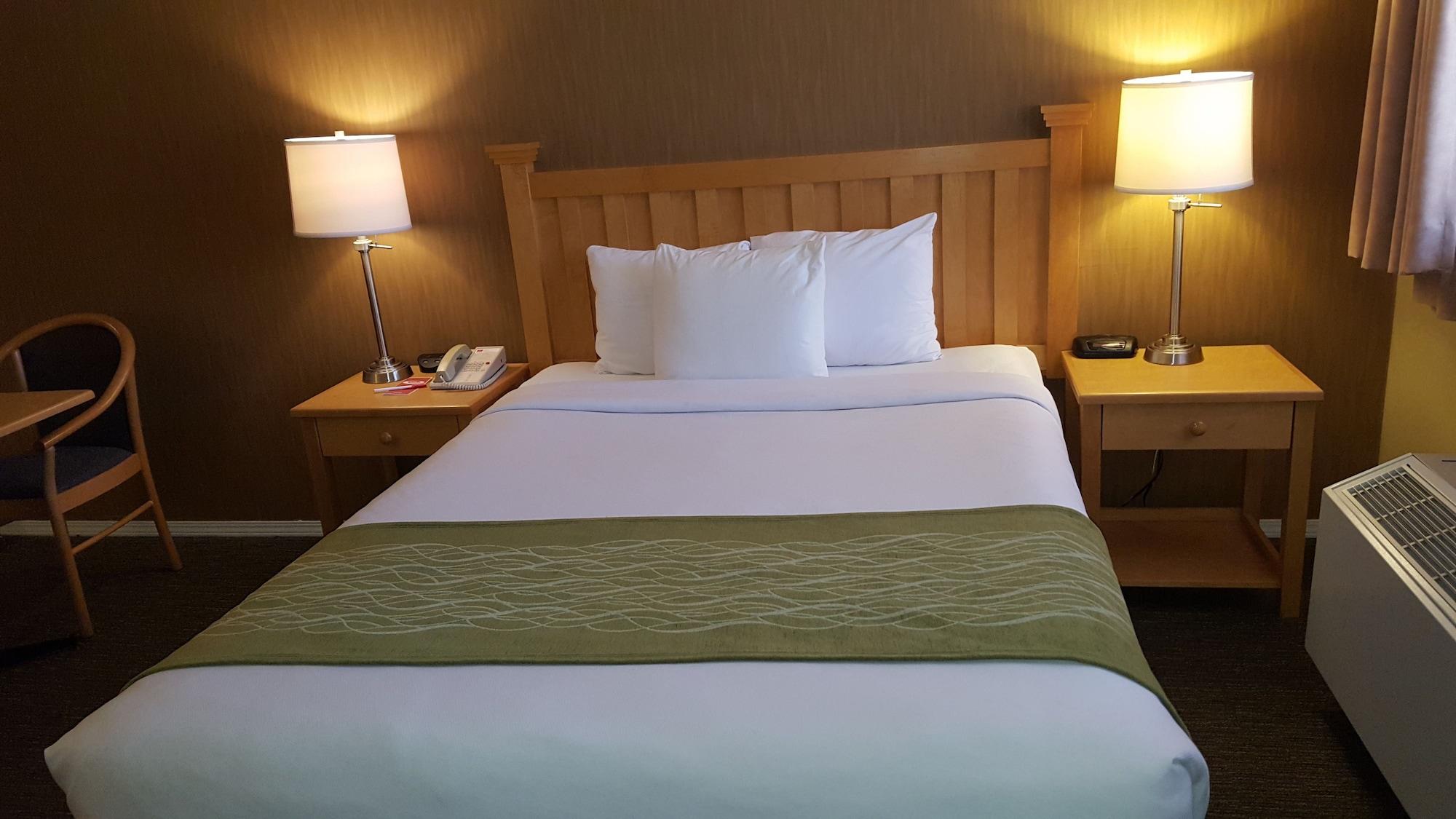 Econo Lodge Inn & Suites North Vancouver Exteriör bild