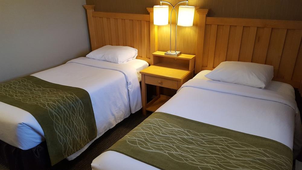 Econo Lodge Inn & Suites North Vancouver Exteriör bild
