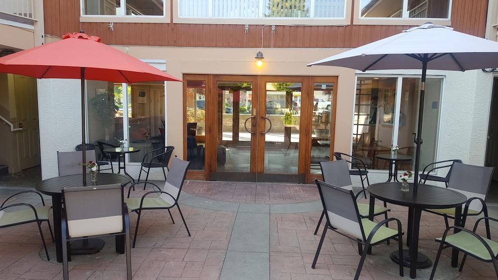 Econo Lodge Inn & Suites North Vancouver Exteriör bild