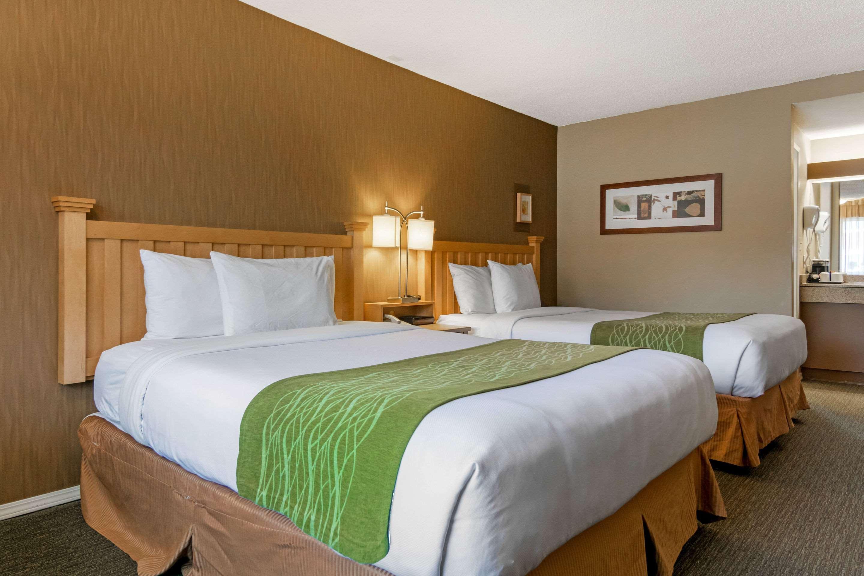 Econo Lodge Inn & Suites North Vancouver Exteriör bild