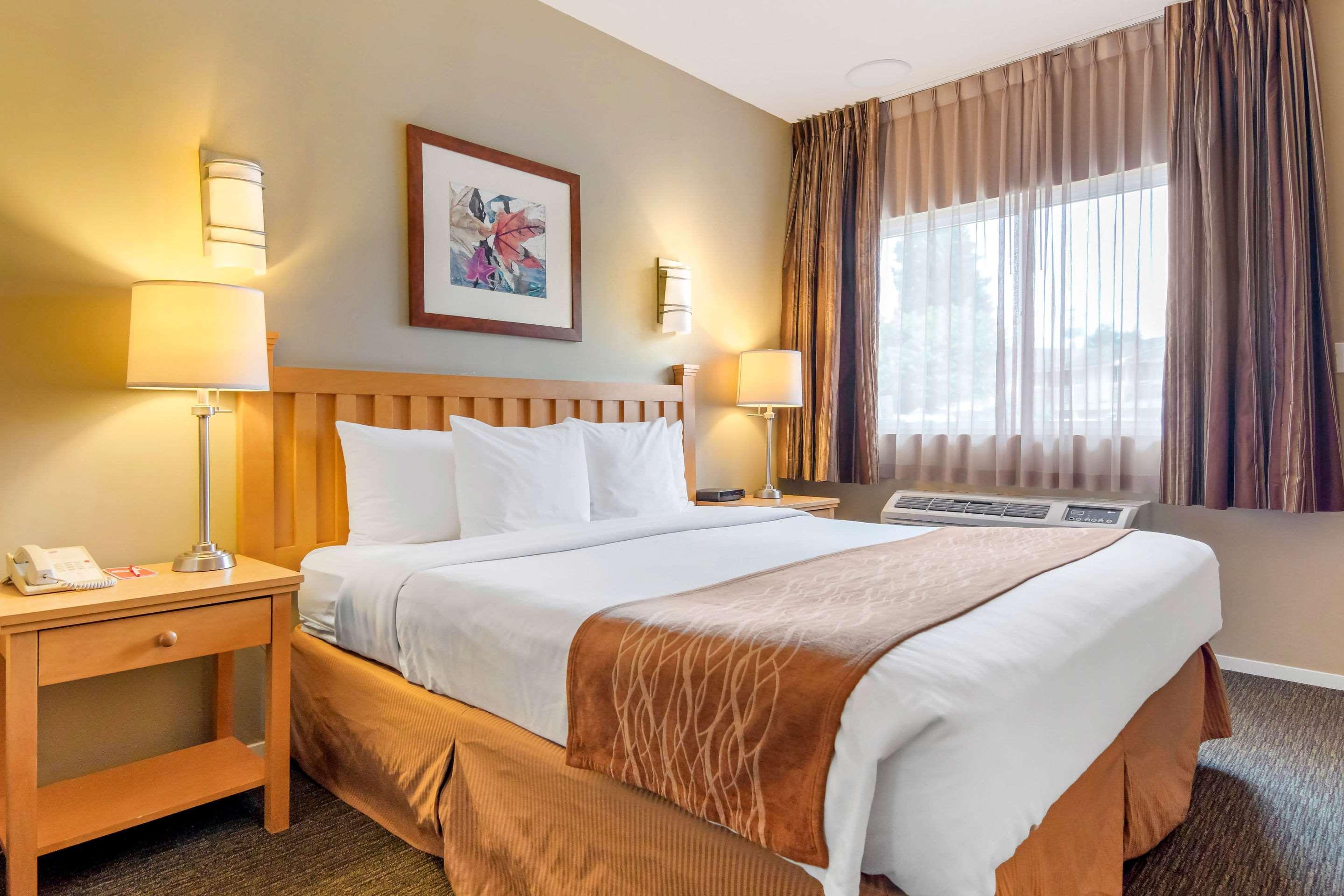Econo Lodge Inn & Suites North Vancouver Exteriör bild