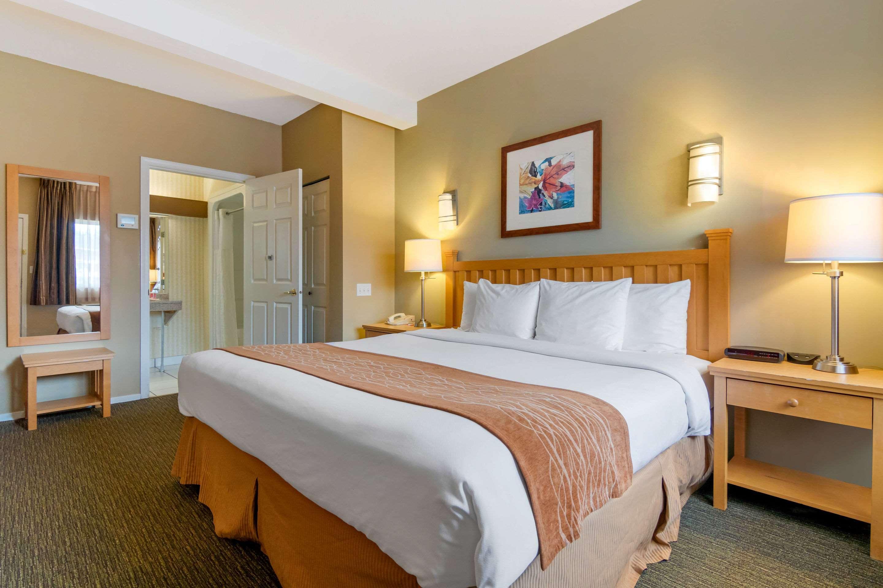 Econo Lodge Inn & Suites North Vancouver Exteriör bild