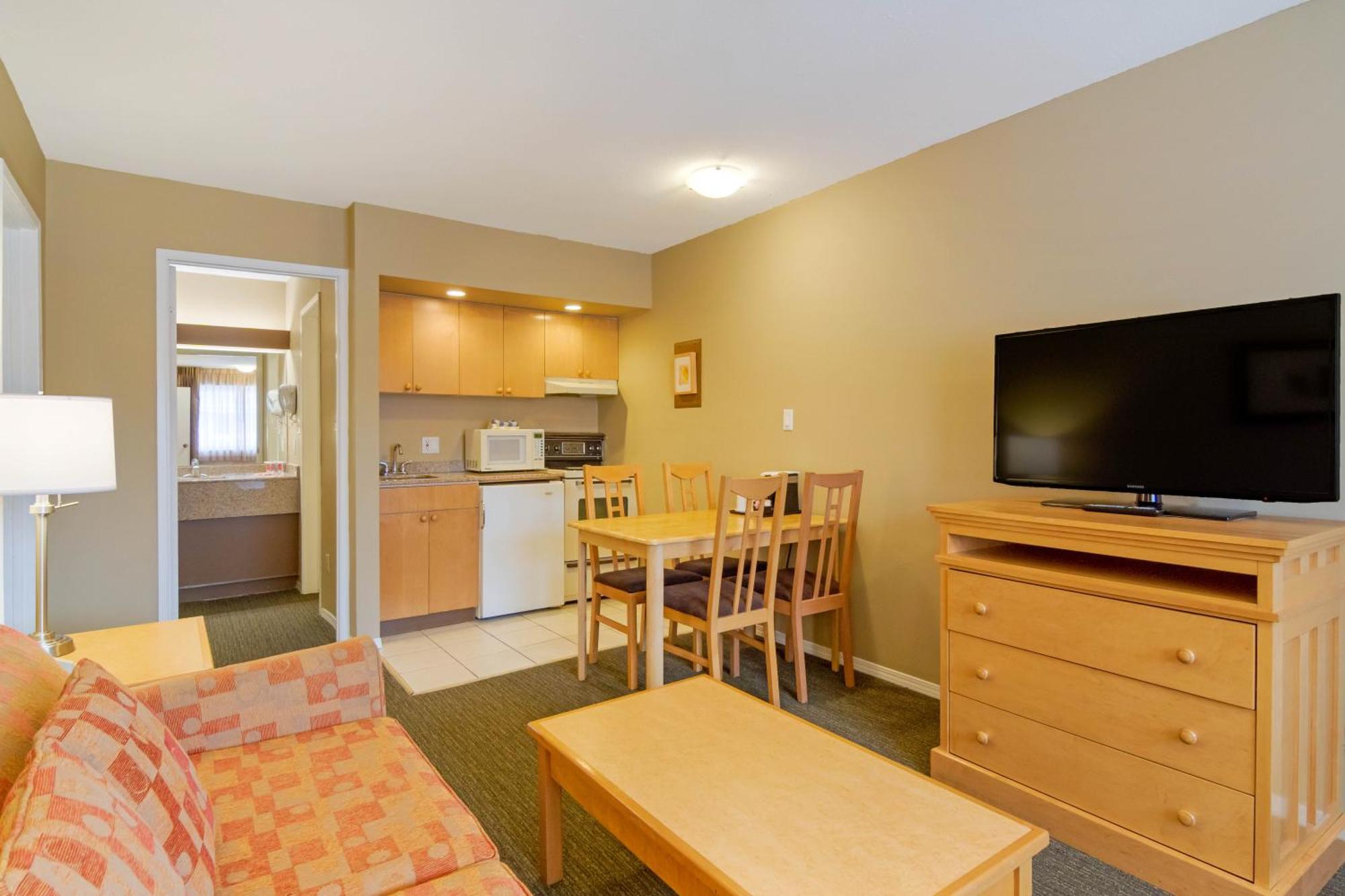 Econo Lodge Inn & Suites North Vancouver Exteriör bild