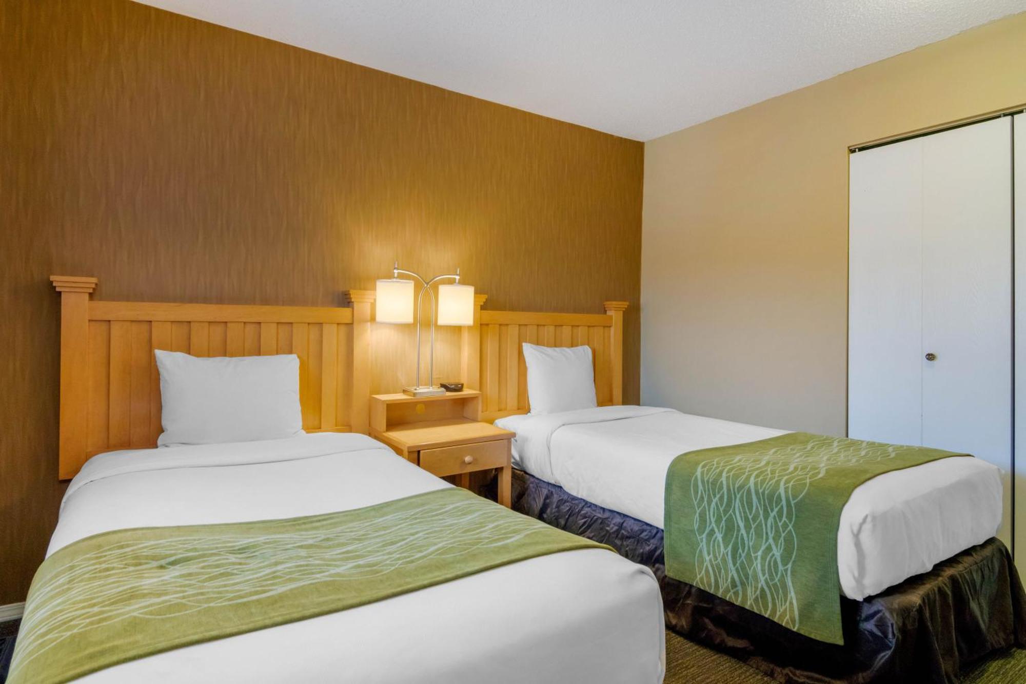Econo Lodge Inn & Suites North Vancouver Exteriör bild