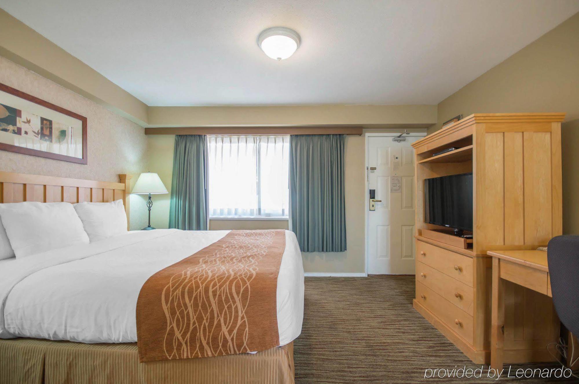 Econo Lodge Inn & Suites North Vancouver Exteriör bild